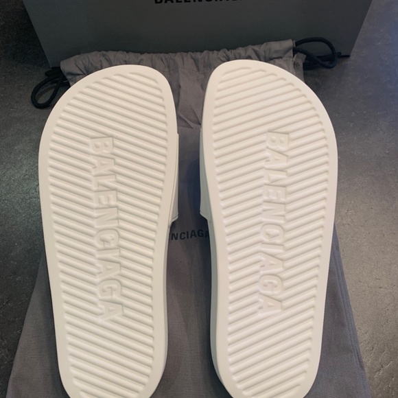 Balenciaga Women’s Logo Pool Slides - Picture 3 of 4